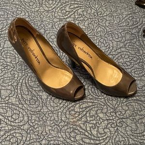 Miss Robertson heels